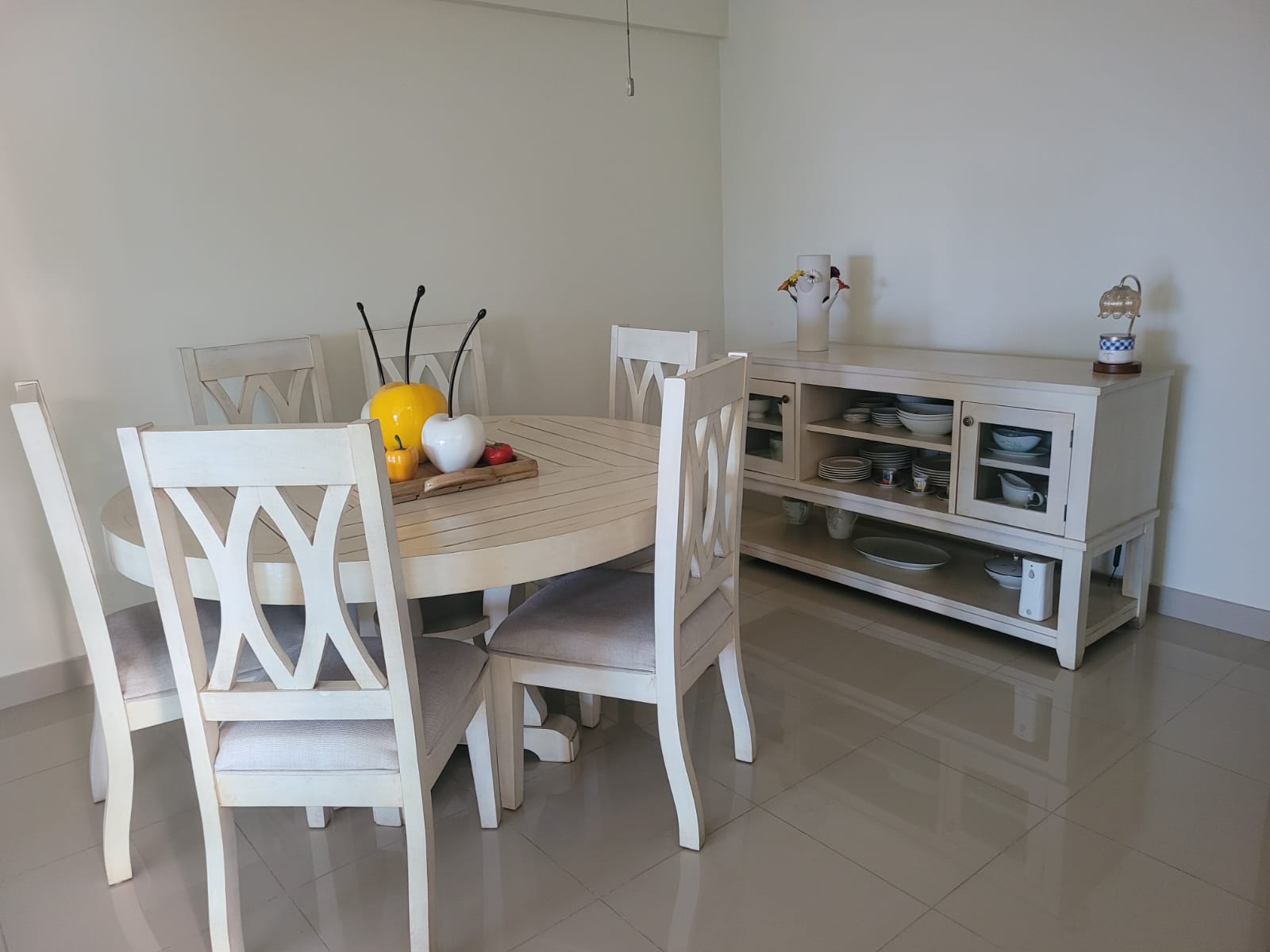 COMEDOR  CREDENZA EN ROBLE en Santo Domingo DN Foto 7284387-1.jpg