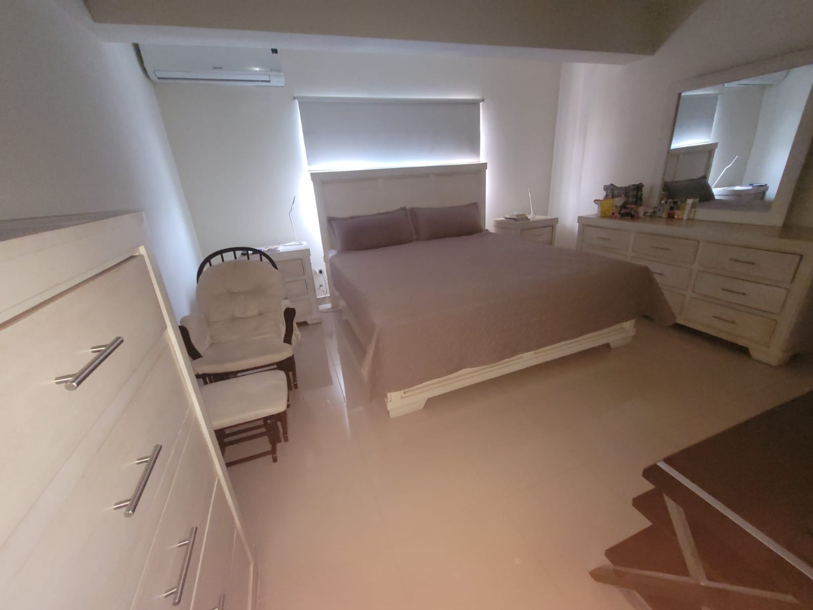 Juego de Habitación King en Roble Solido  Elegancia  Durabilidad Foto 7284389-1.jpg
