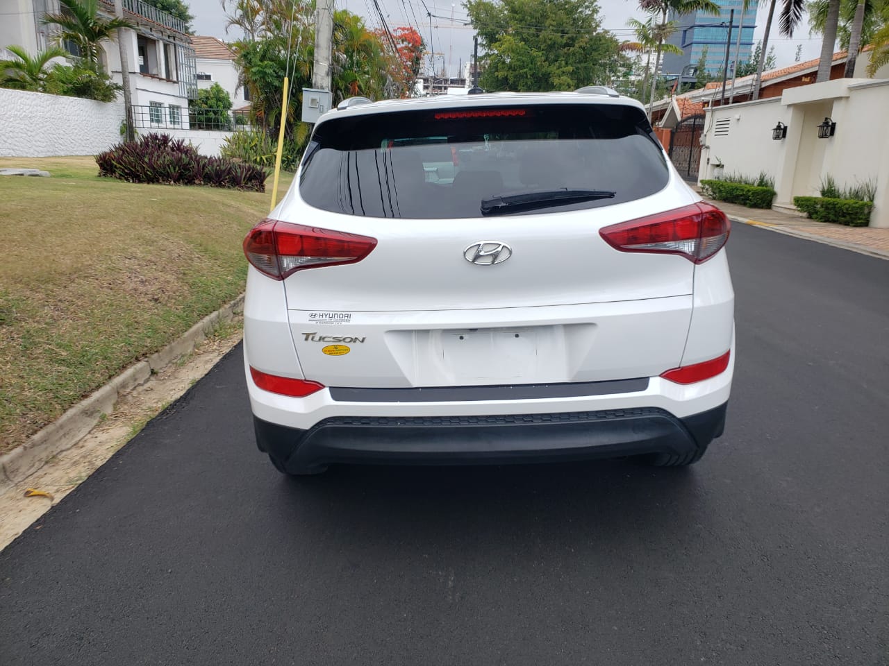 Hyundai Tucson como nueva blanca Foto 7284563-4.jpg