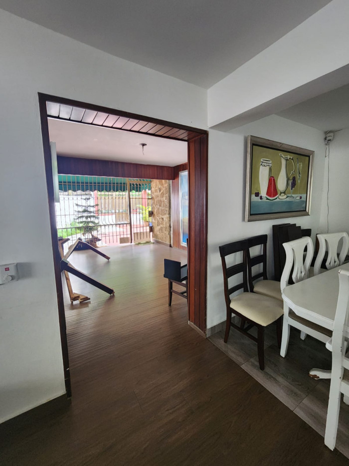 Casa en Venta 2 Niveles en la Av. Independecia  Foto 7284613-10.jpg