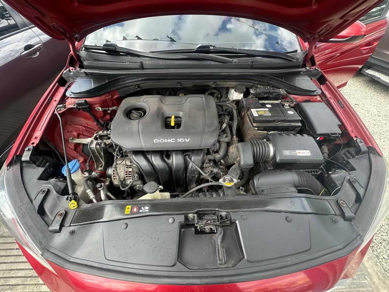 Hyundai Elantra 2018 con su placa ya oferta. Foto 7284634-4.jpg