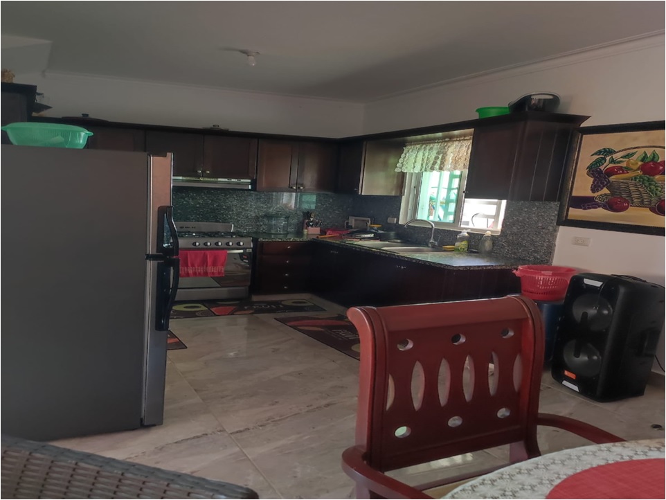OPORTUNIDAD UNICA CASA 3 NIV. AMUEBLADA  EN BAVARO RES. VILLAS ALTAS B Foto 7284763-9.jpg