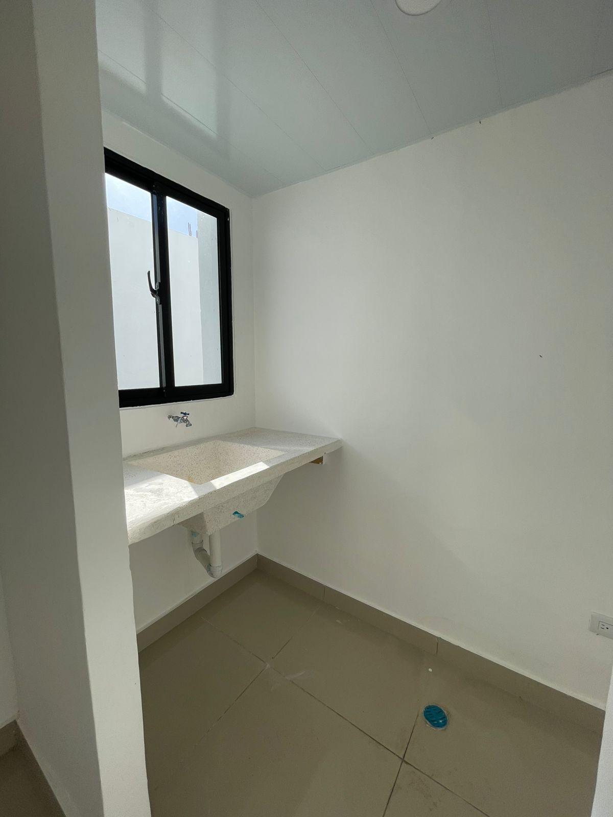 Apartamento de 2 Habitaciones en Venta en Av. Ensanche Isabelita.  Foto 7284895-2.jpg
