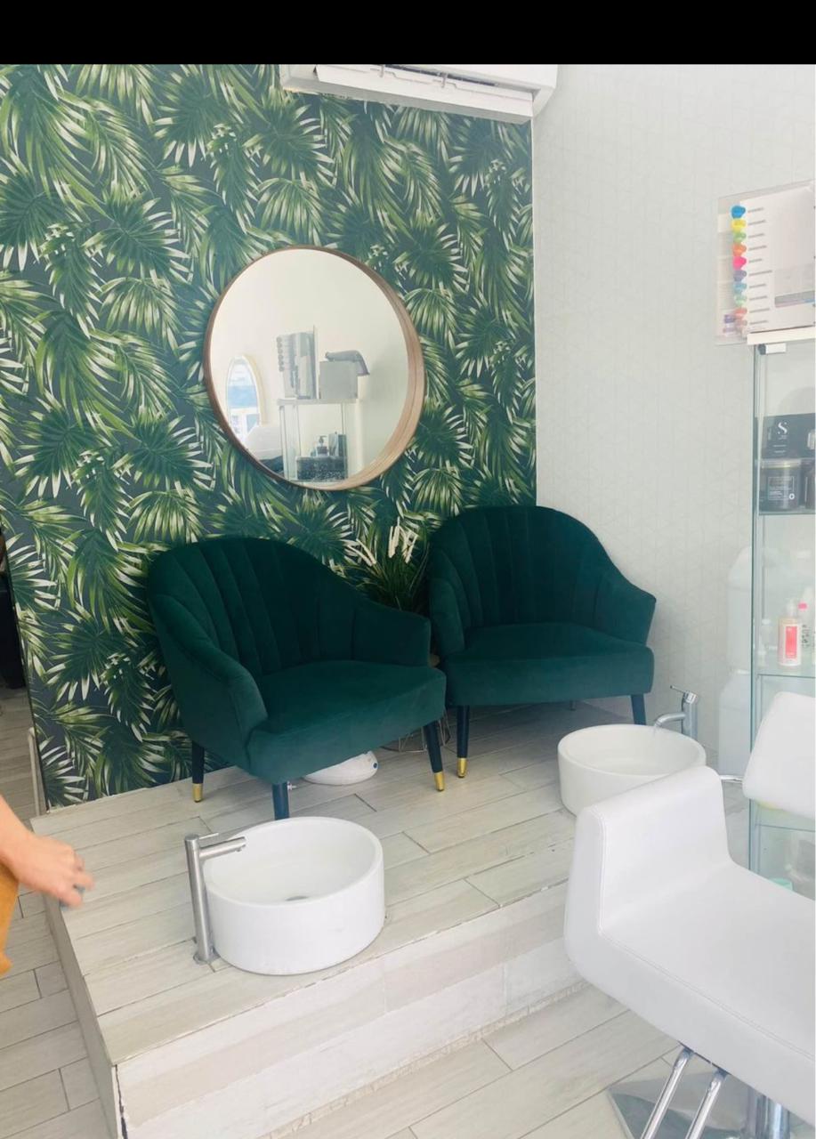 Vendo Punto Comercial Salón de Belleza Totalmente Amueblado Foto 7285442-10.jpg