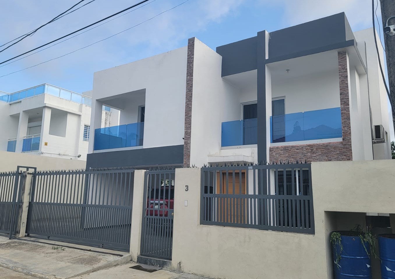 Casa en venta en tranquilo residencial en el km 13 Autopista Duarte Foto 7285475-1.jpg