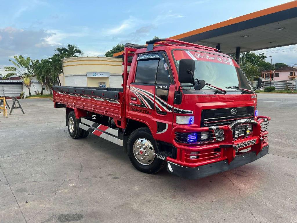 Daihatsu Delta Condor 2007 cara ancha cama larga Foto 7285632-3.jpg