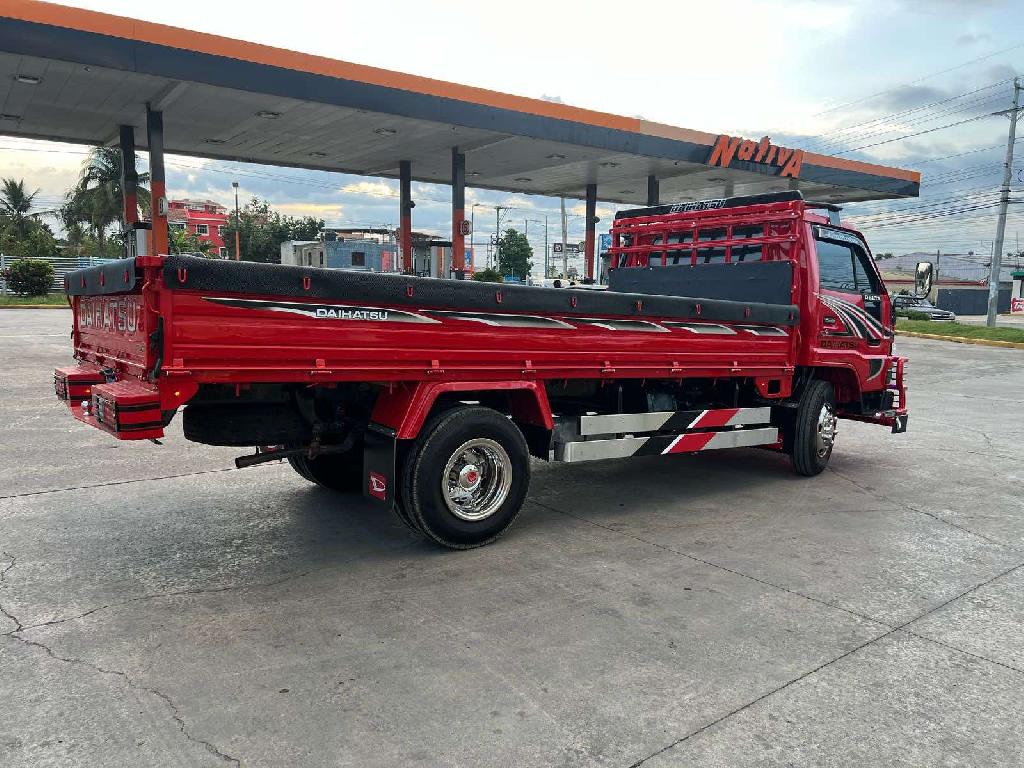 Daihatsu Delta Condor 2007 cara ancha cama larga Foto 7285632-5.jpg