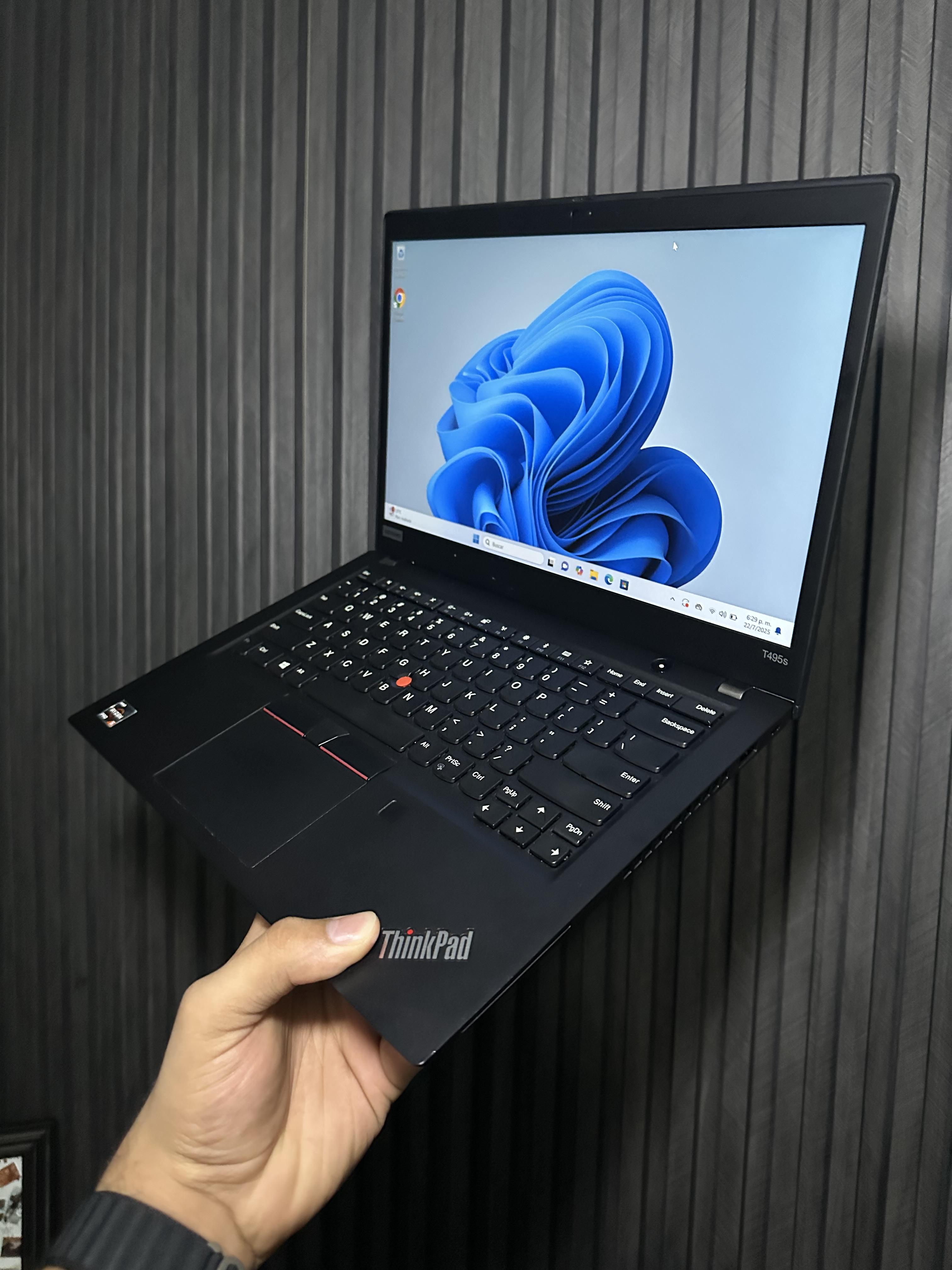 Laptop Lenovo ThinkPad T495s RYZEN 5 Foto 7285852-2.jpg
