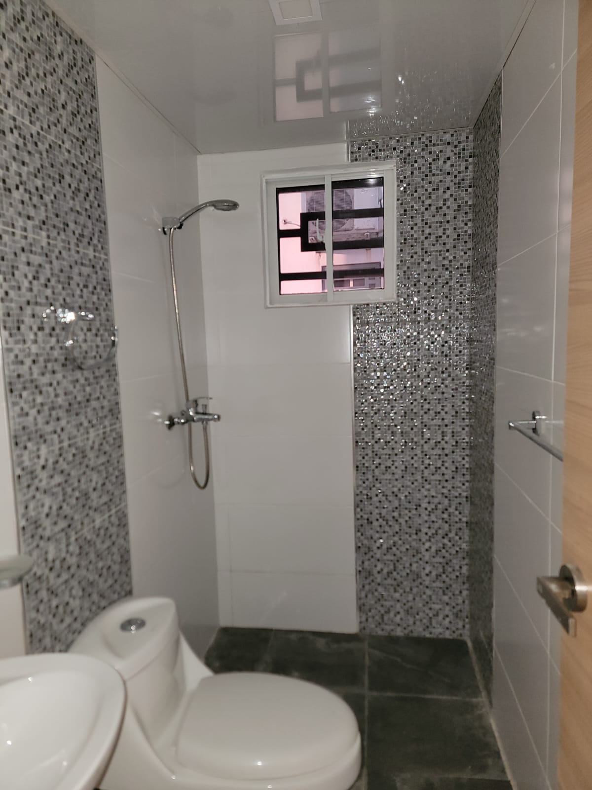 APARTAMENTO NUEVO 1ER. NIVEL 2 HABITACIONES 2 BAÑOS PATIO PRIVADO...ST Foto 7286142-2.jpg