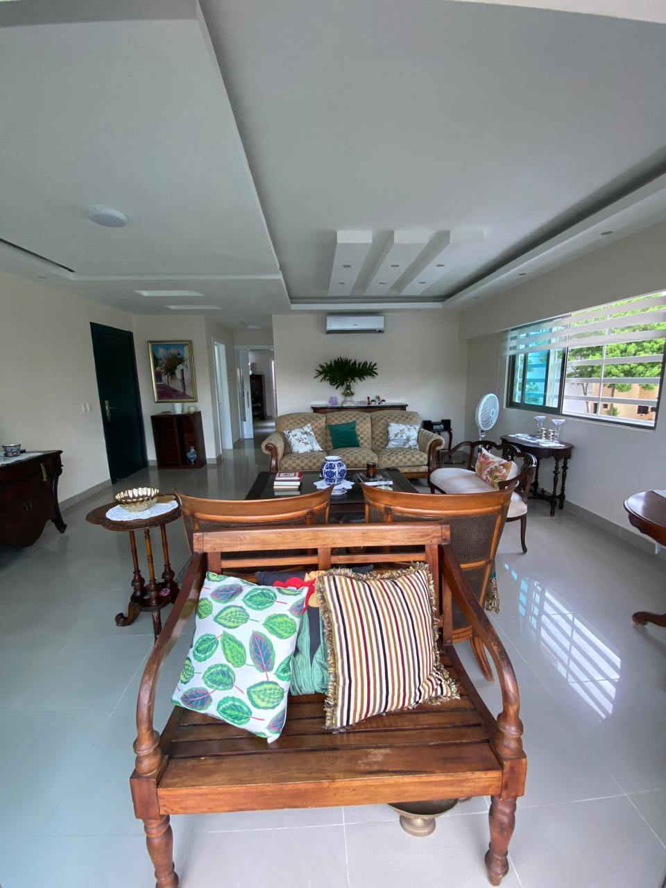 En Venta amplo Apartamento en Evaristo Morales. Foto 7286186-4.jpg