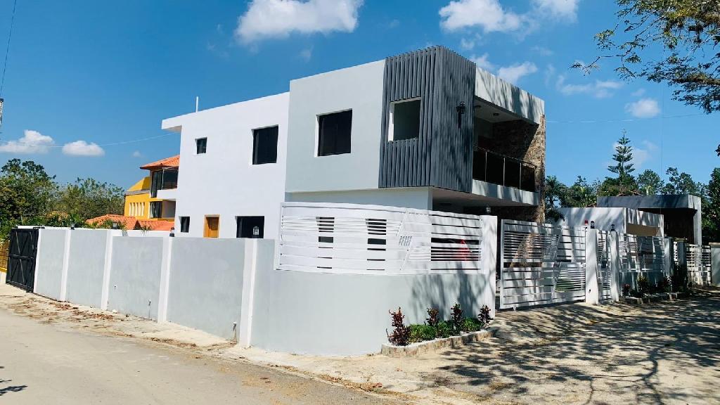 Vivienda Unifamiliar de 2 Niveles en Venta en Jarabacoa RD Foto 7286344-1.jpg