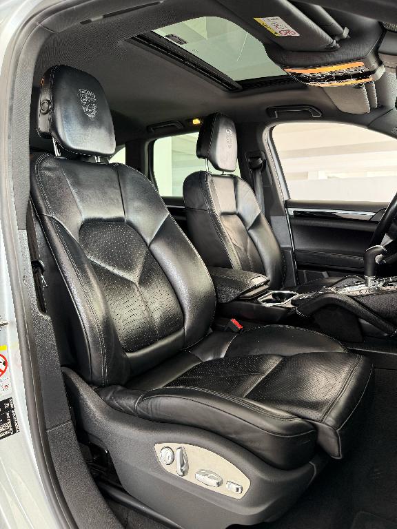 Porsche Cayenne Platinium Edition 2018 Foto 7286633-7.jpg