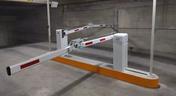 Barrera de paso y acceso vehicular de uso intensivo  Foto 7286685-1.jpg