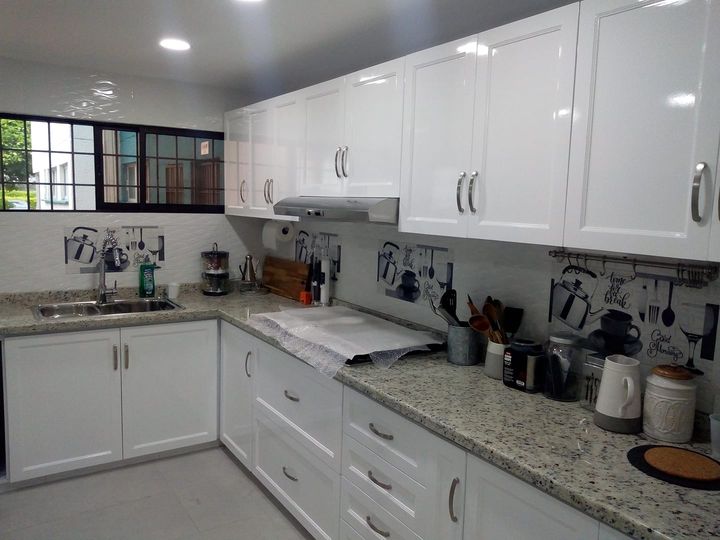 Gabinetes de cocina color blanco – Modernos y resistentes Foto 7286740-2.jpg