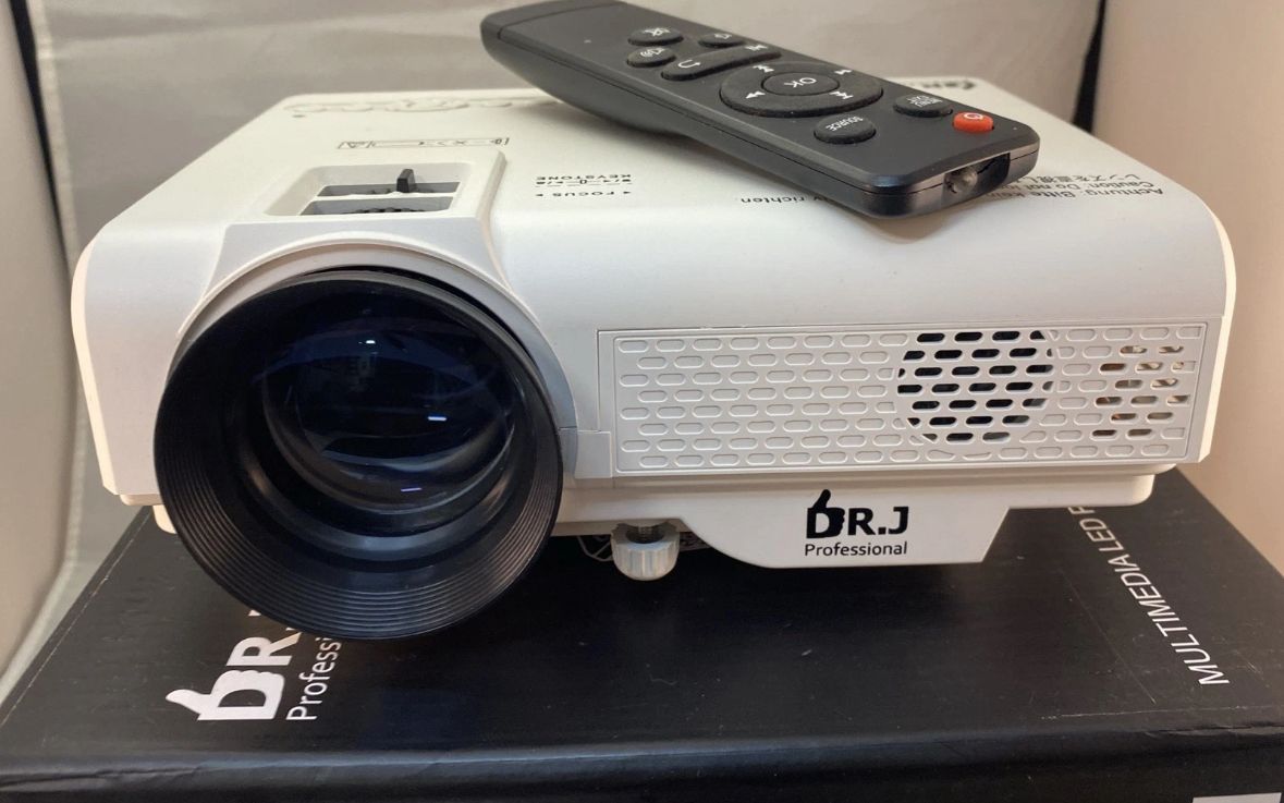 Mini Proyector Multimedia DR J HDMI y VGA LED Foto 7287001-2.jpg