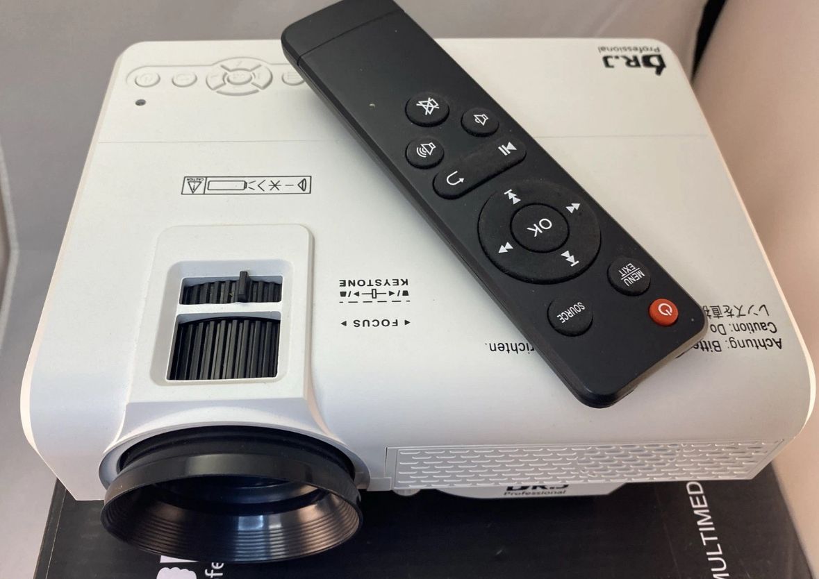 Mini Proyector Multimedia DR J HDMI y VGA LED Foto 7287001-5.jpg