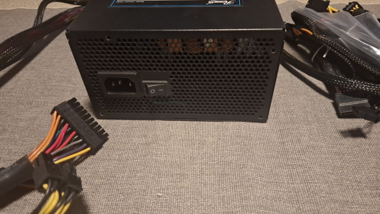 Powersupply Rosewill 750W 80 Plus Bronze Foto 7287195-3.jpg