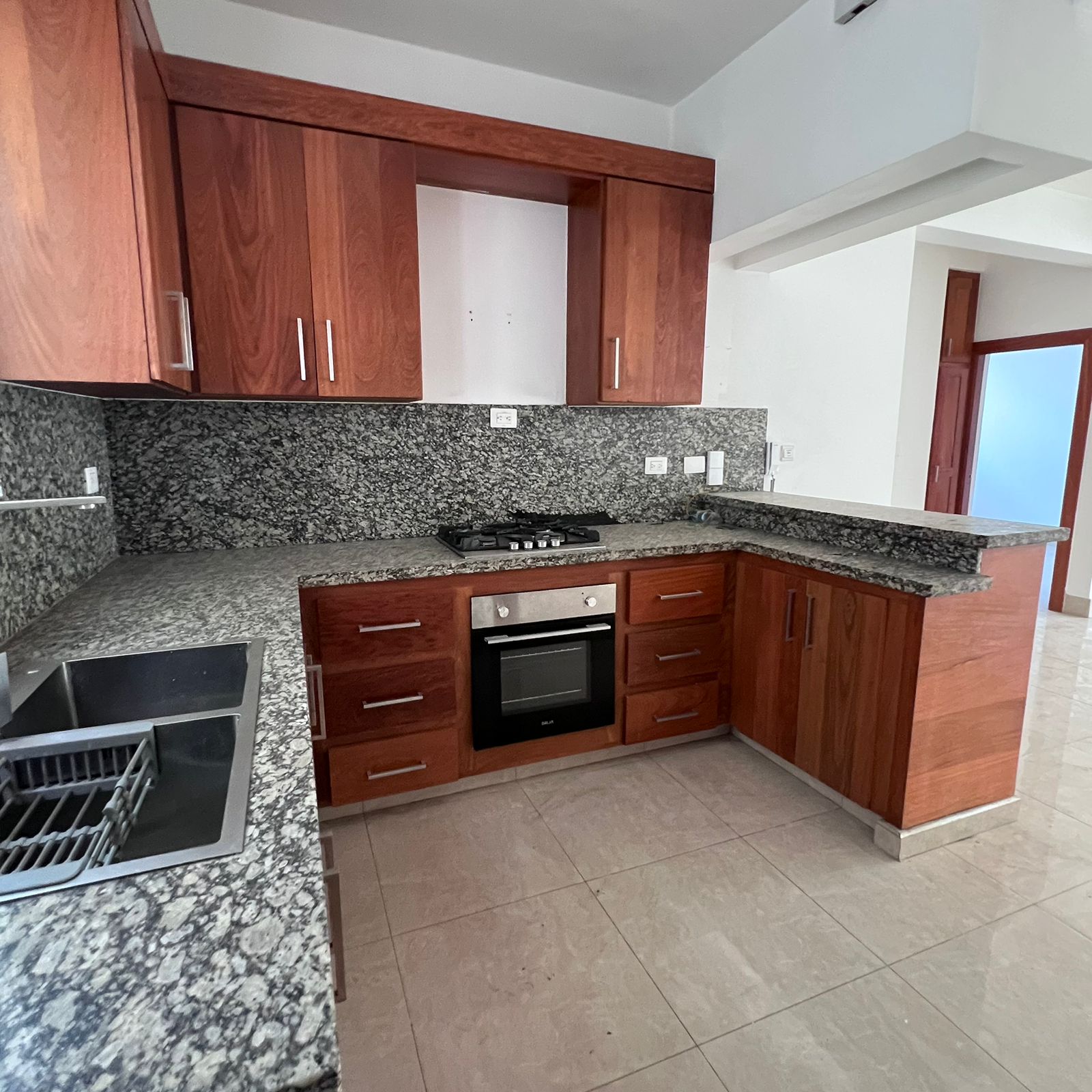 ALQUILER APARTAMENTO EN 1ER NIVEL PATIO DORADO II Foto 7287542-6.jpg