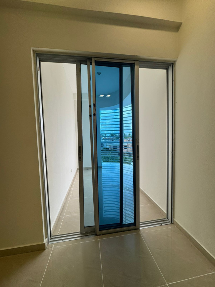 Apartamento en alquiler en Renacimiento 3 Habitaciones Foto 7287797-14.jpg