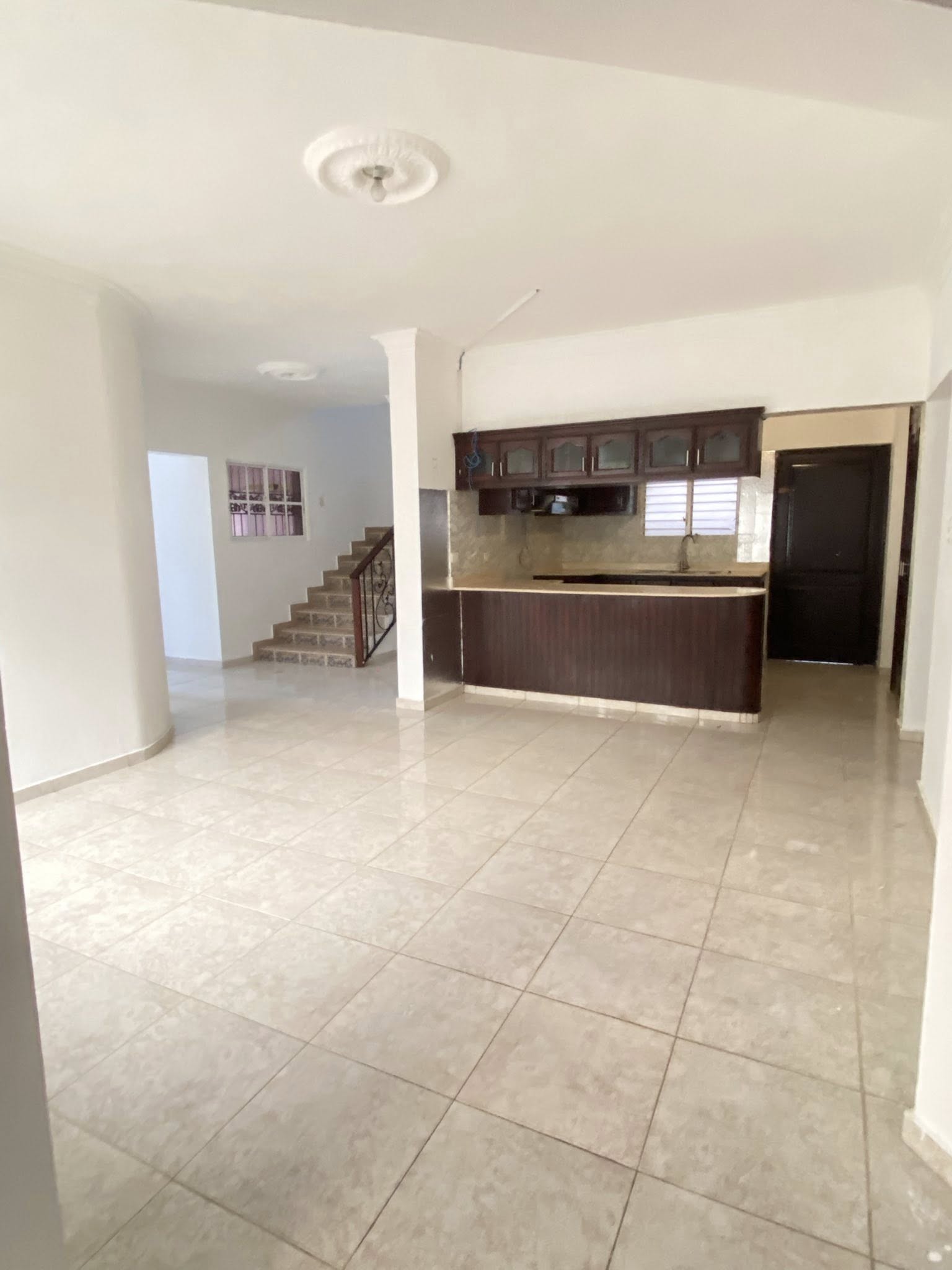 VPI-A 2025-0087 Rento Casa de dos niveles Cerro Alto Santiago Repúblic Foto 7287925-2.jpg