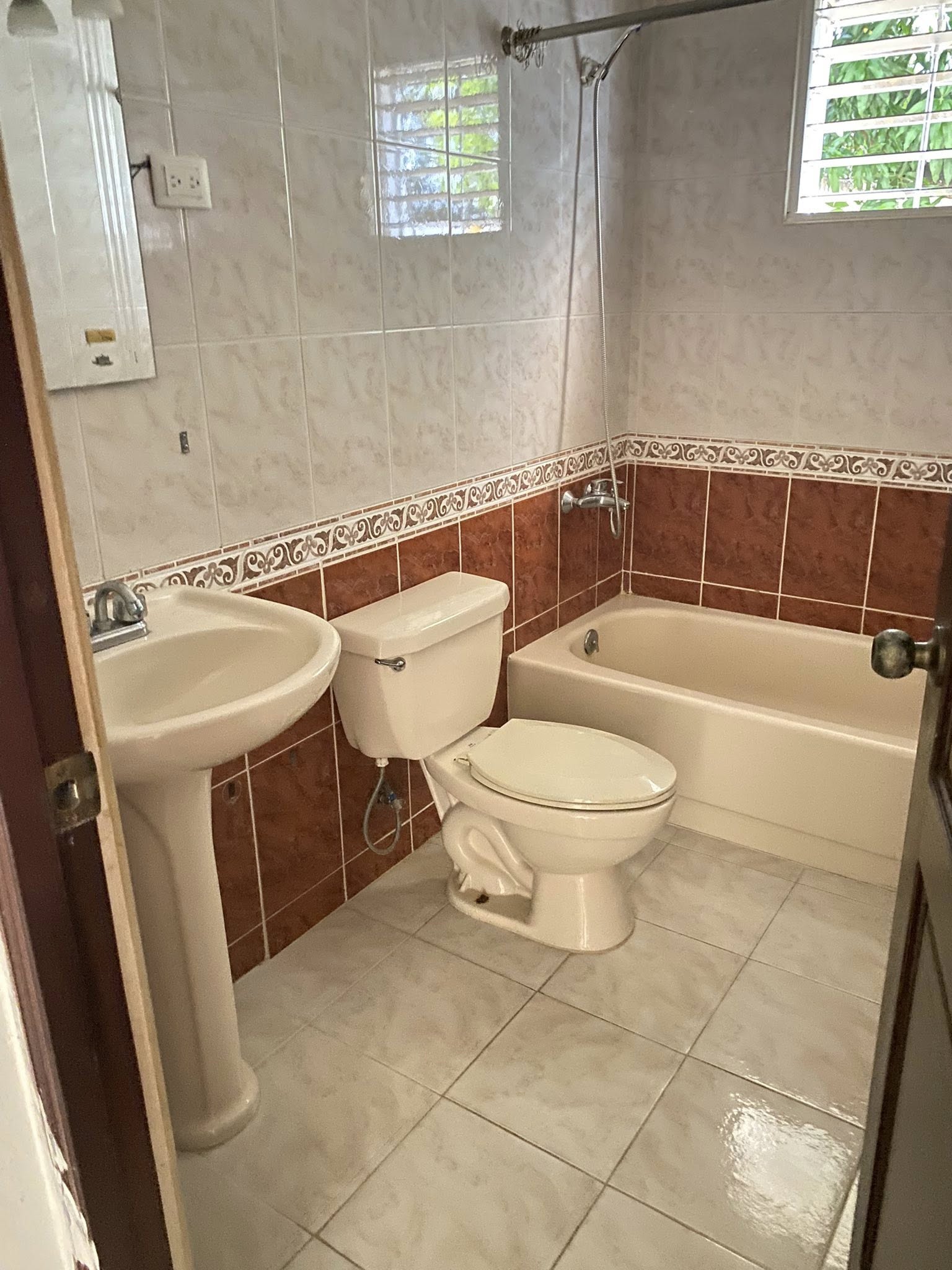 VPI-A 2025-0087 Rento Casa de dos niveles Cerro Alto Santiago Repúblic Foto 7287925-6.jpg