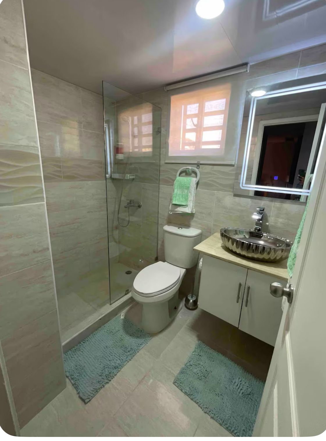 Apto en VENTA en la Av Hípica 1er piso 3-Hab 1-B 1-Parqueo Prox Aut Sa Foto 7288004-8.jpg