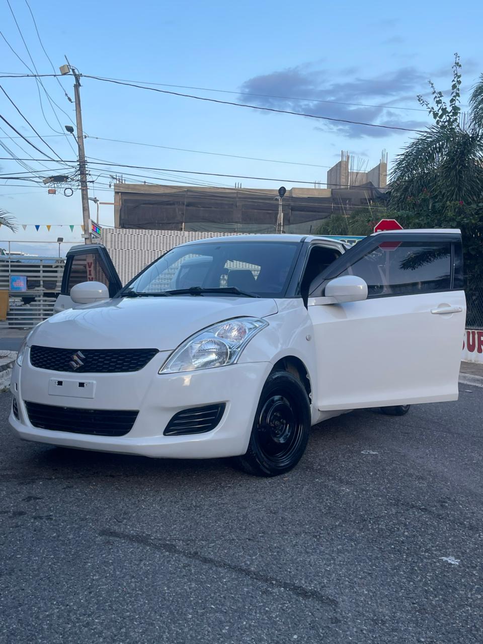 SUZUKI SWIFT 2012 - TRACCION DELANTERA 4X4  Foto 7288401-8.jpg