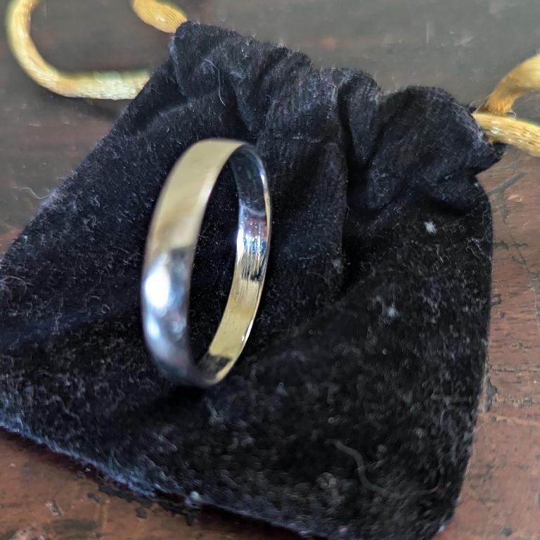 Anillo de oro blanco de 14 kilates en Santo Domingo DN Foto 7288449-1.jpg
