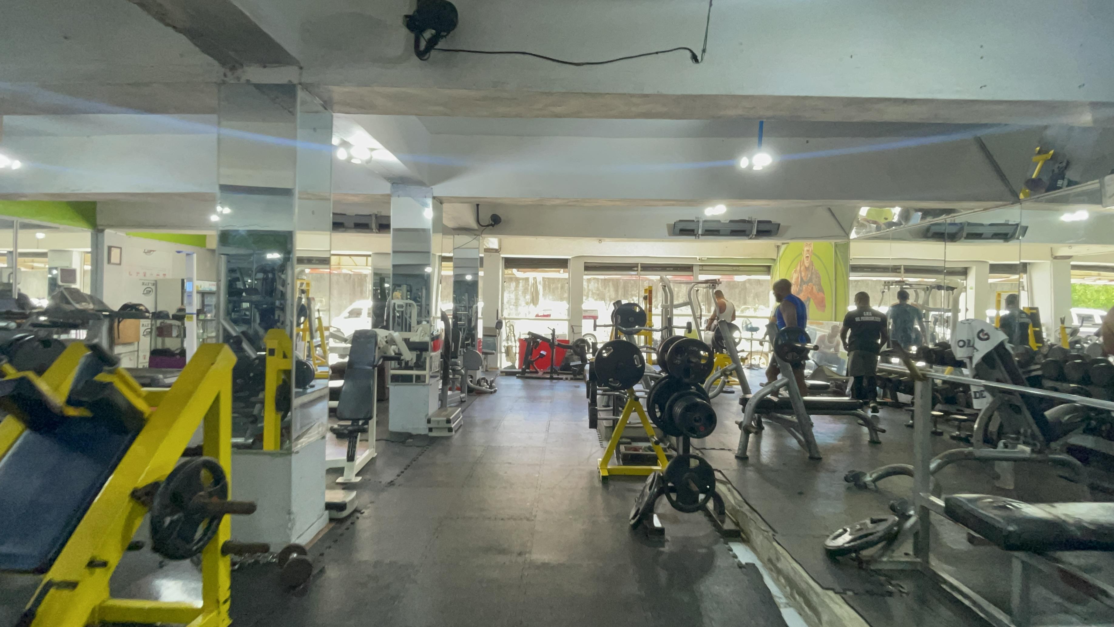 Vendo gimnasio mobiliarios en buen punto  Foto 7288479-5.jpg