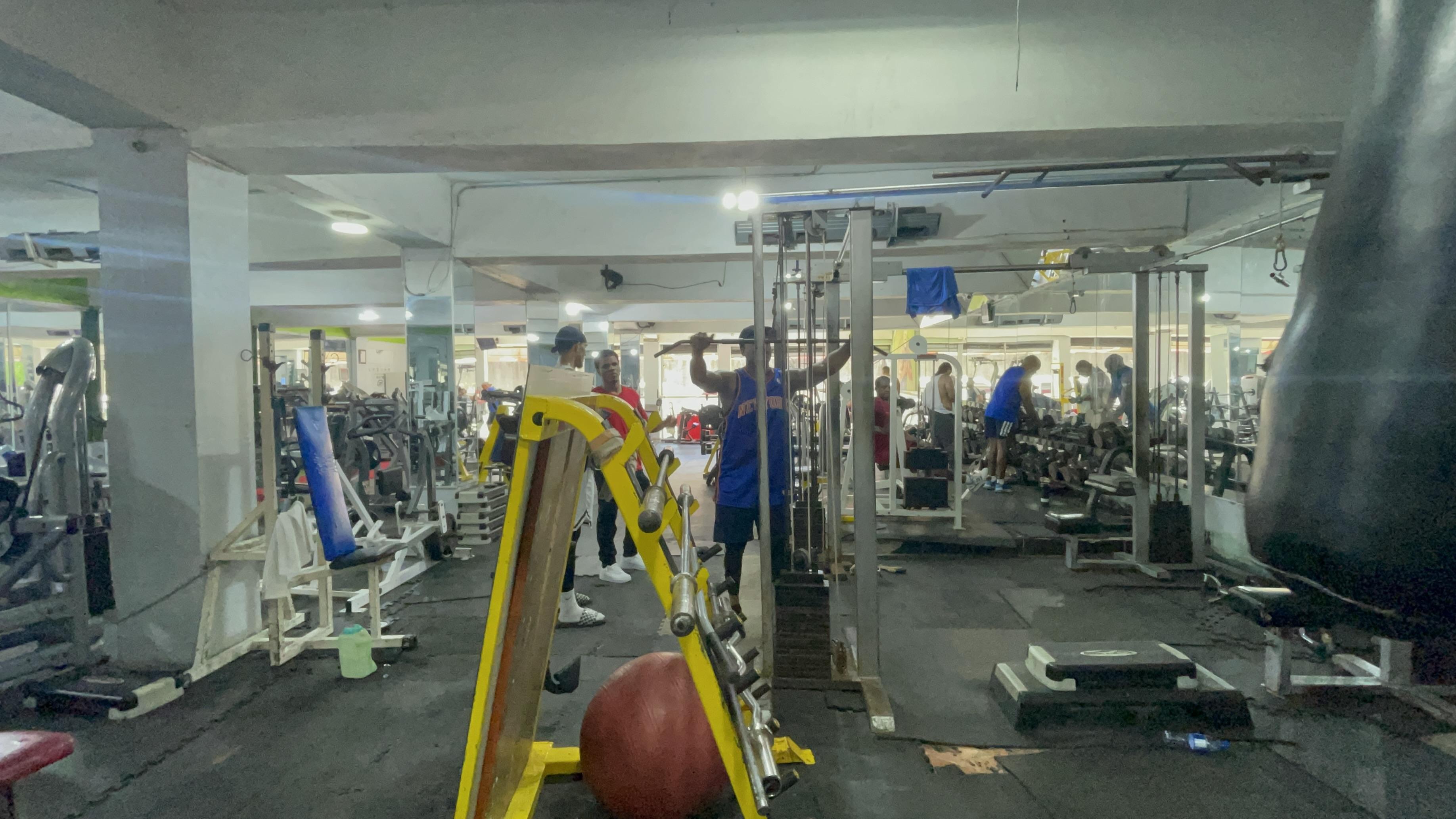 Vendo gimnasio mobiliarios en buen punto  Foto 7288479-6.jpg