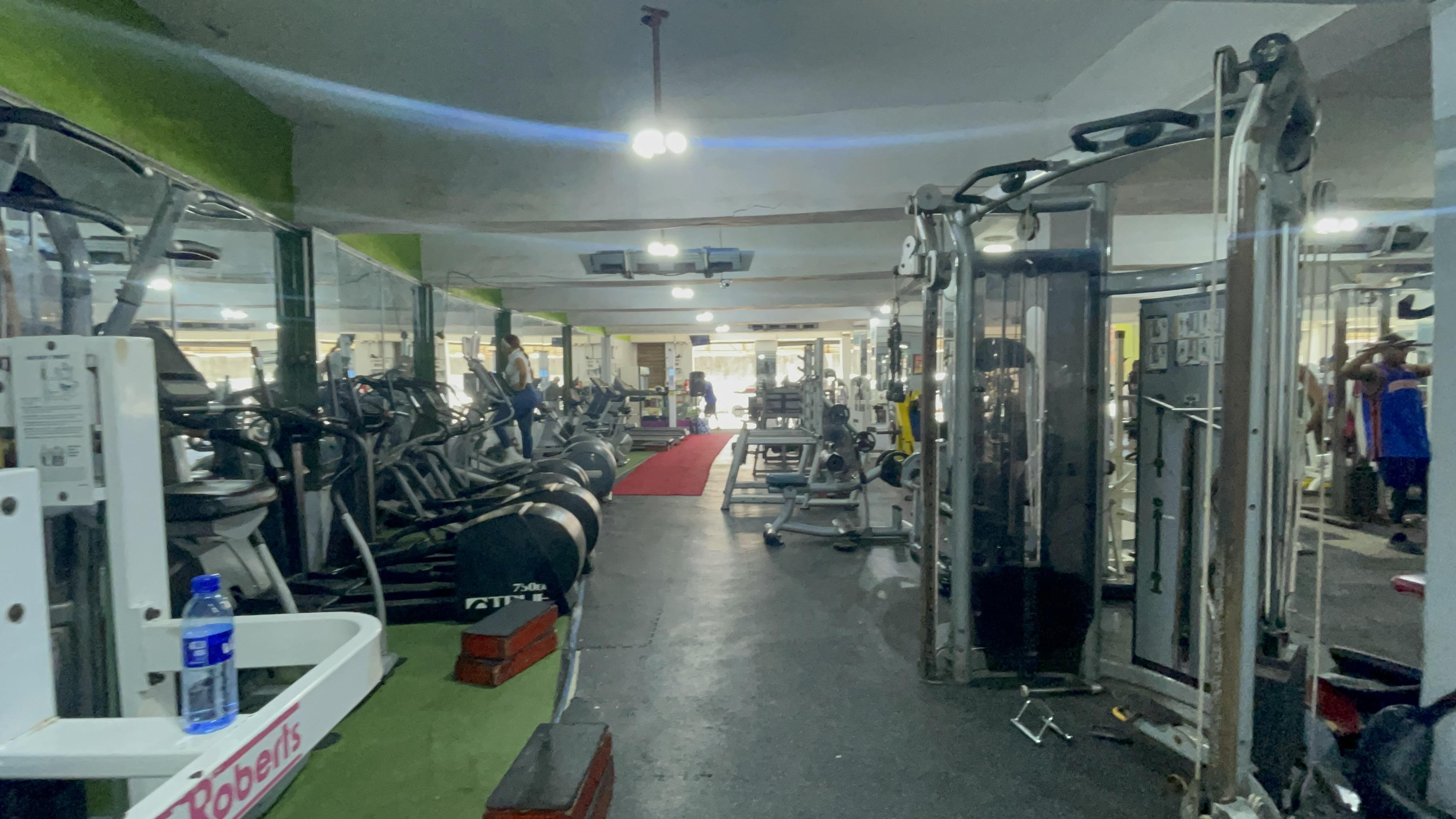 Vendo gimnasio mobiliarios en buen punto  Foto 7288479-8.jpg
