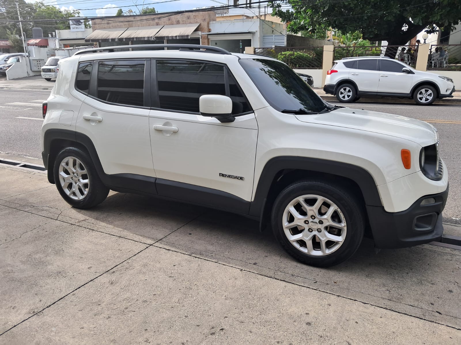 Jeep Renegade Latitude 2018 Foto 7288750-5.jpg