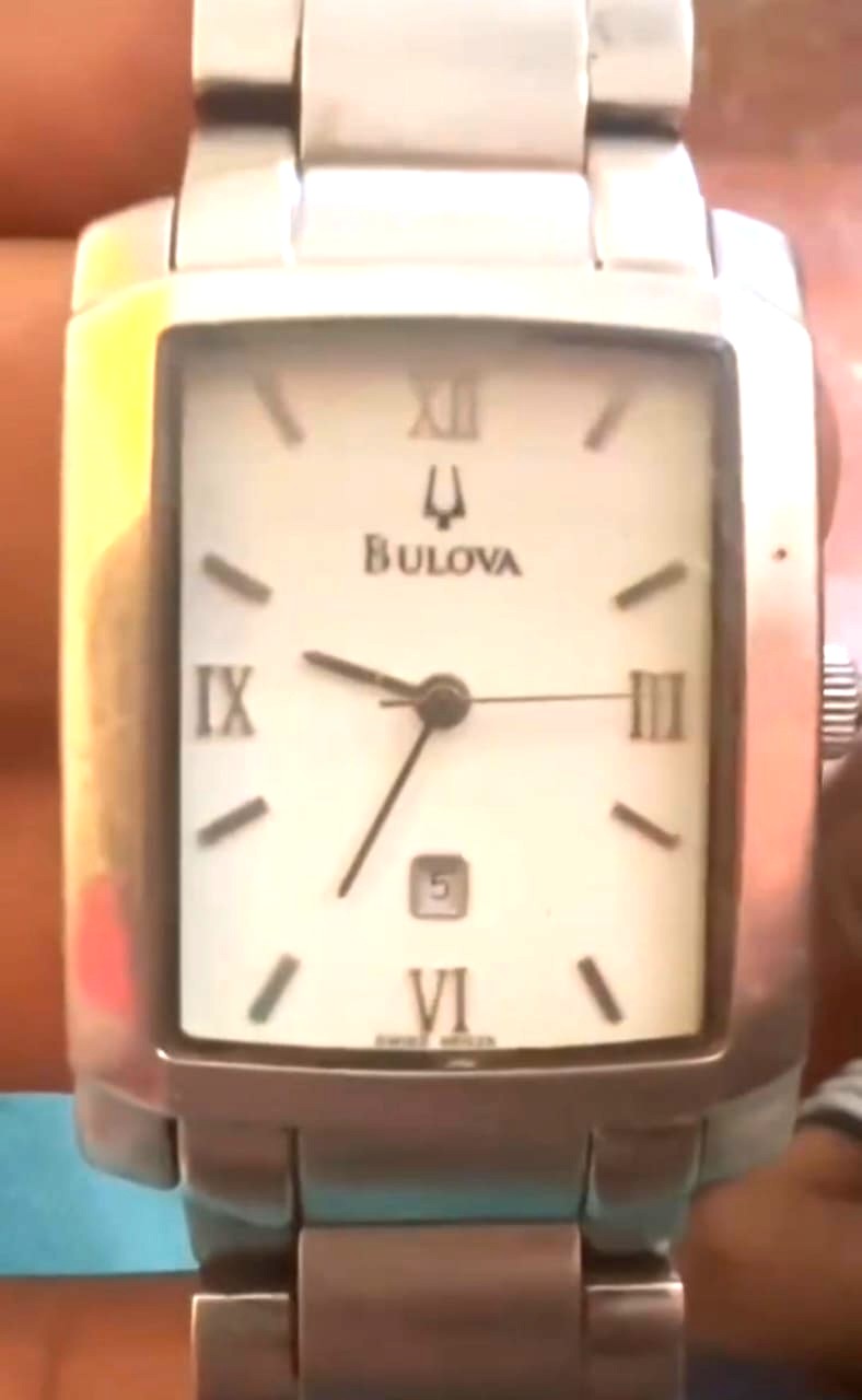 Reloj Bulova cuarzo japonés Ac/Inox fechero Usado Foto 7288796-5.jpg