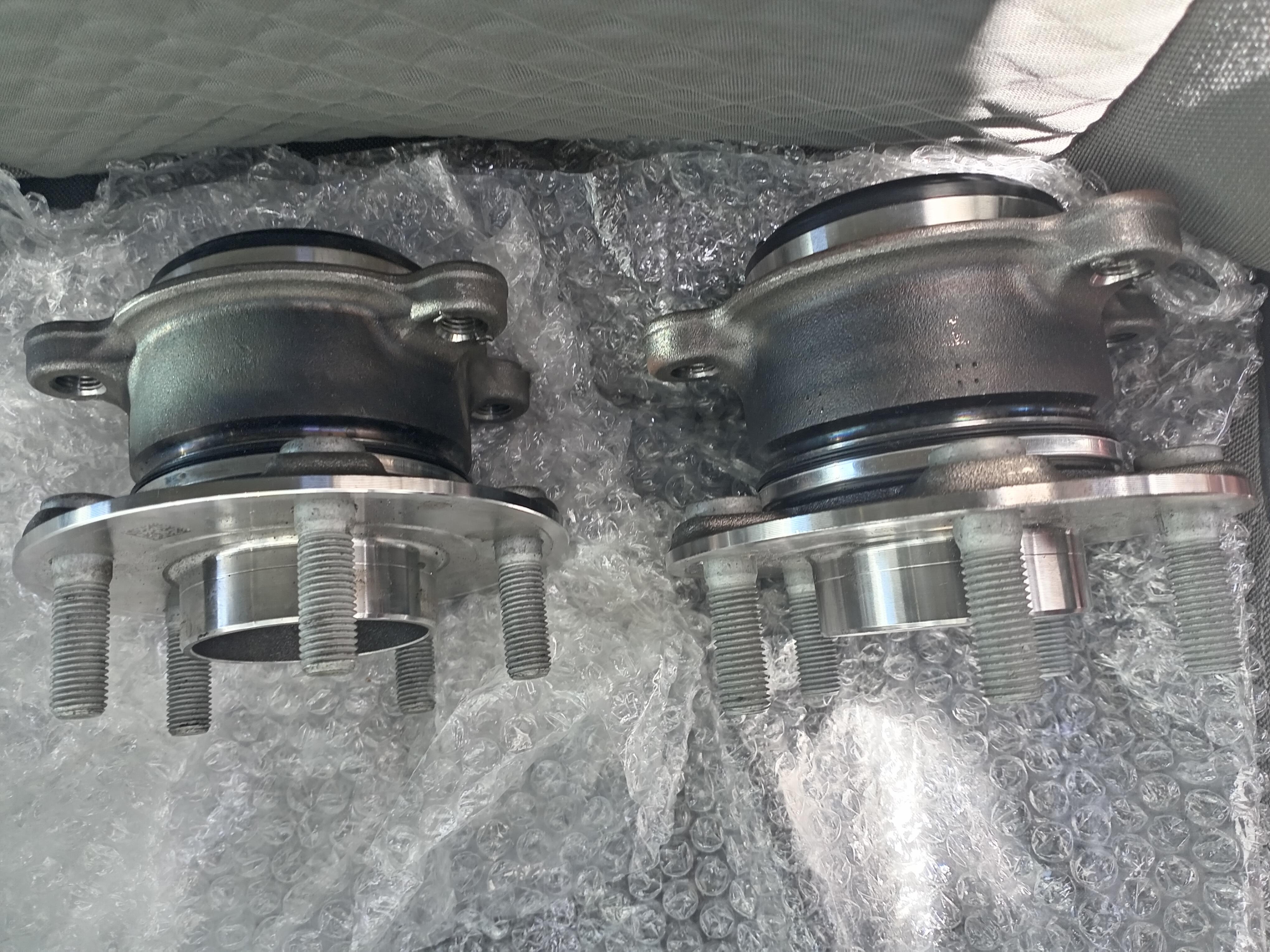 Piña Trasera Para Ford Escape SE 2WD 2020 -2024 OEM Foto 7288861-2.jpg