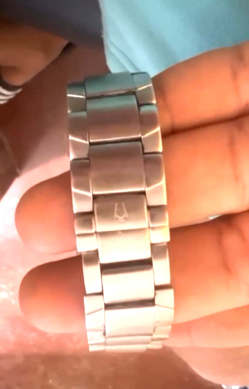 Reloj Bulova cuarzo japonés Ac/Inox fechero Usado Foto 7288928-4.jpg