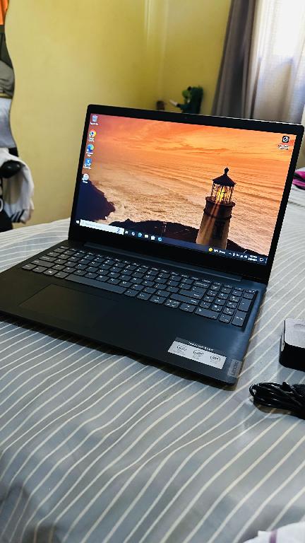LAPTOP LENOVO 15.6 PULGADAS  Foto 7289388-1.jpg