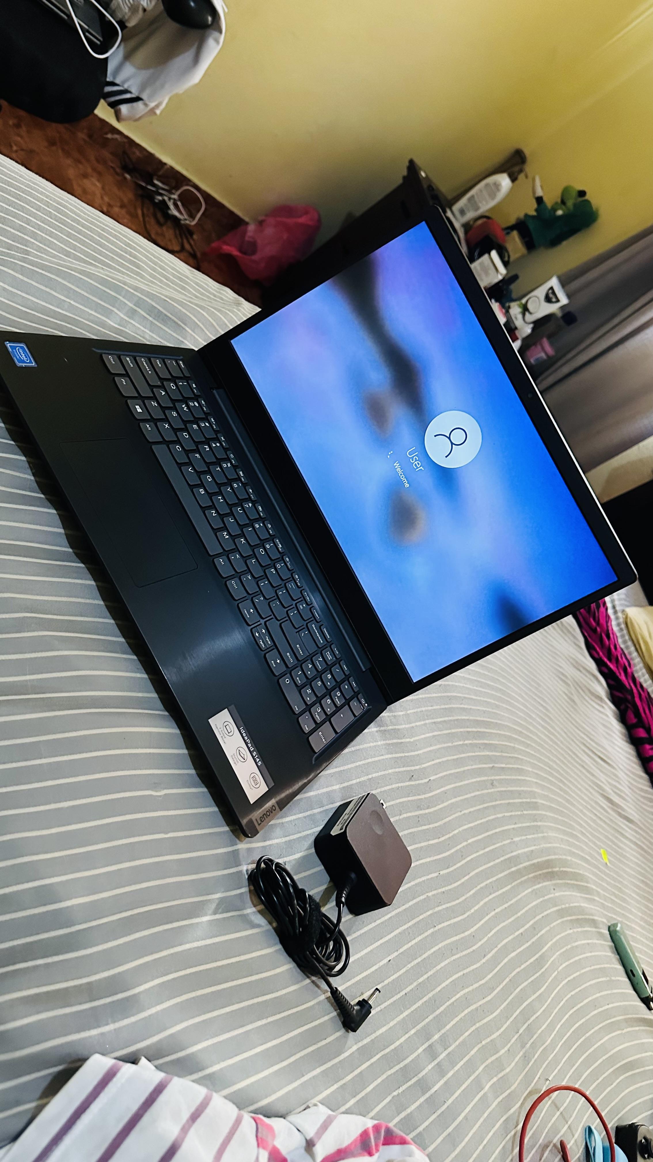 LAPTOP LENOVO 15.6 PULGADAS  Foto 7289388-2.jpg
