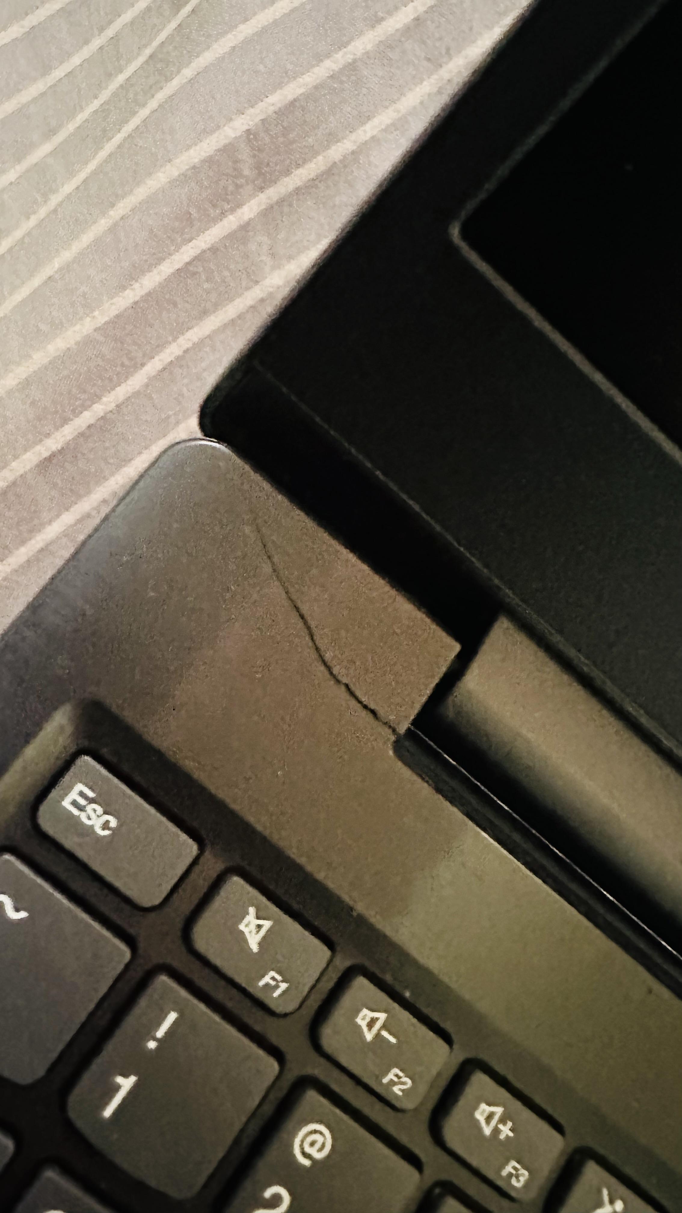 LAPTOP LENOVO 15.6 PULGADAS  Foto 7289388-4.jpg