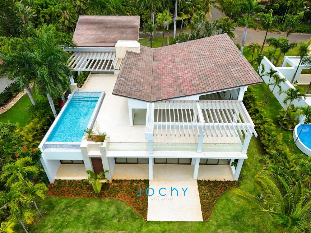 Jochy Real Estate vende villa en Casa de Campo La Romana R.D Foto 7289400-1.jpg
