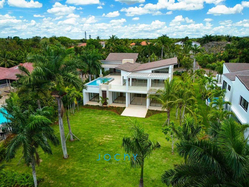 Jochy Real Estate vende villa en Casa de Campo La Romana R.D Foto 7289400-14.jpg