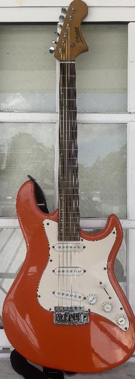 Guitarra eléctrica D’andres  en Monseñor Nouel Foto 7289835-1.jpg