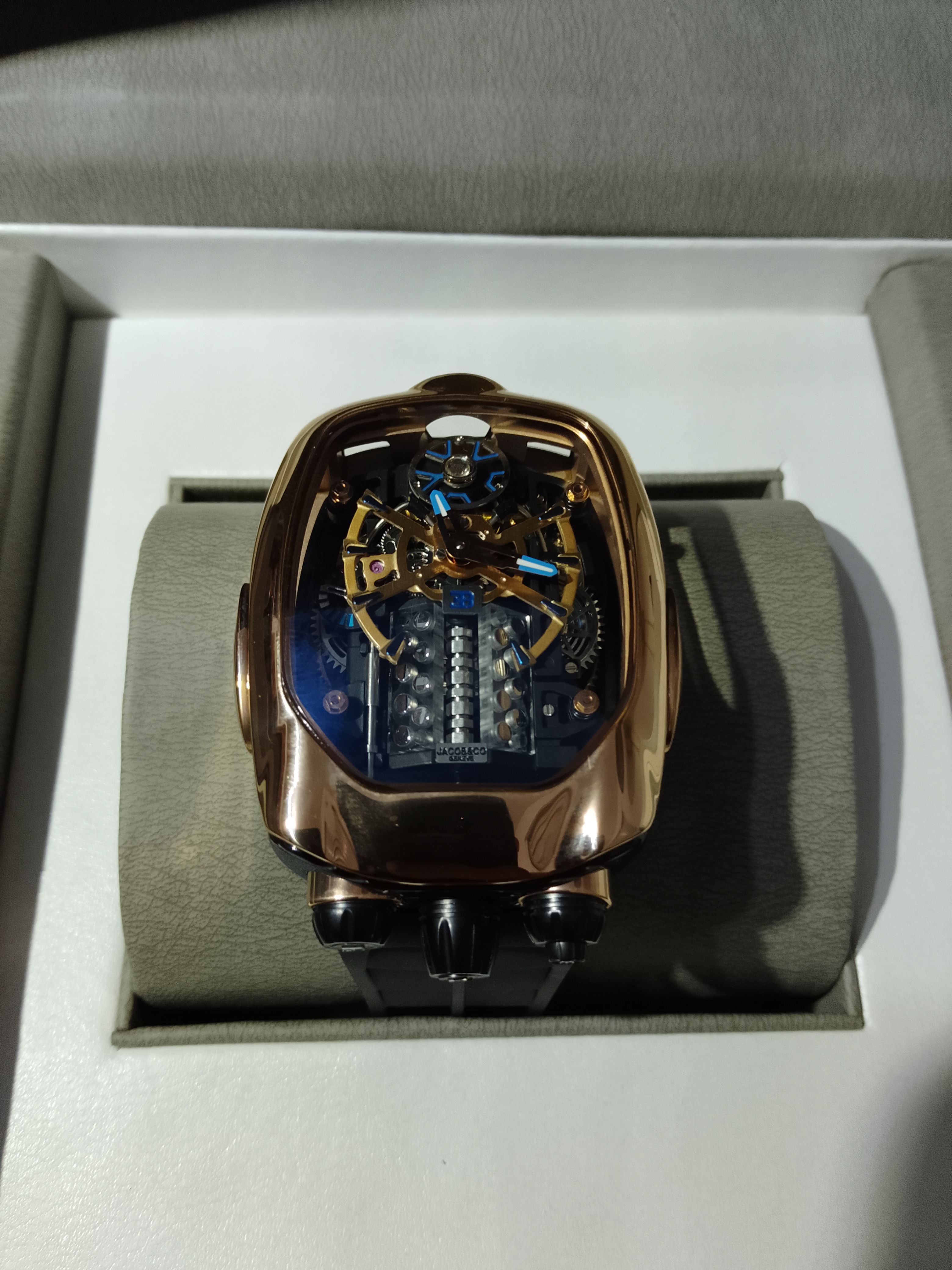 Reloj Bugatti Tourbillion  Foto 7290169-3.jpg