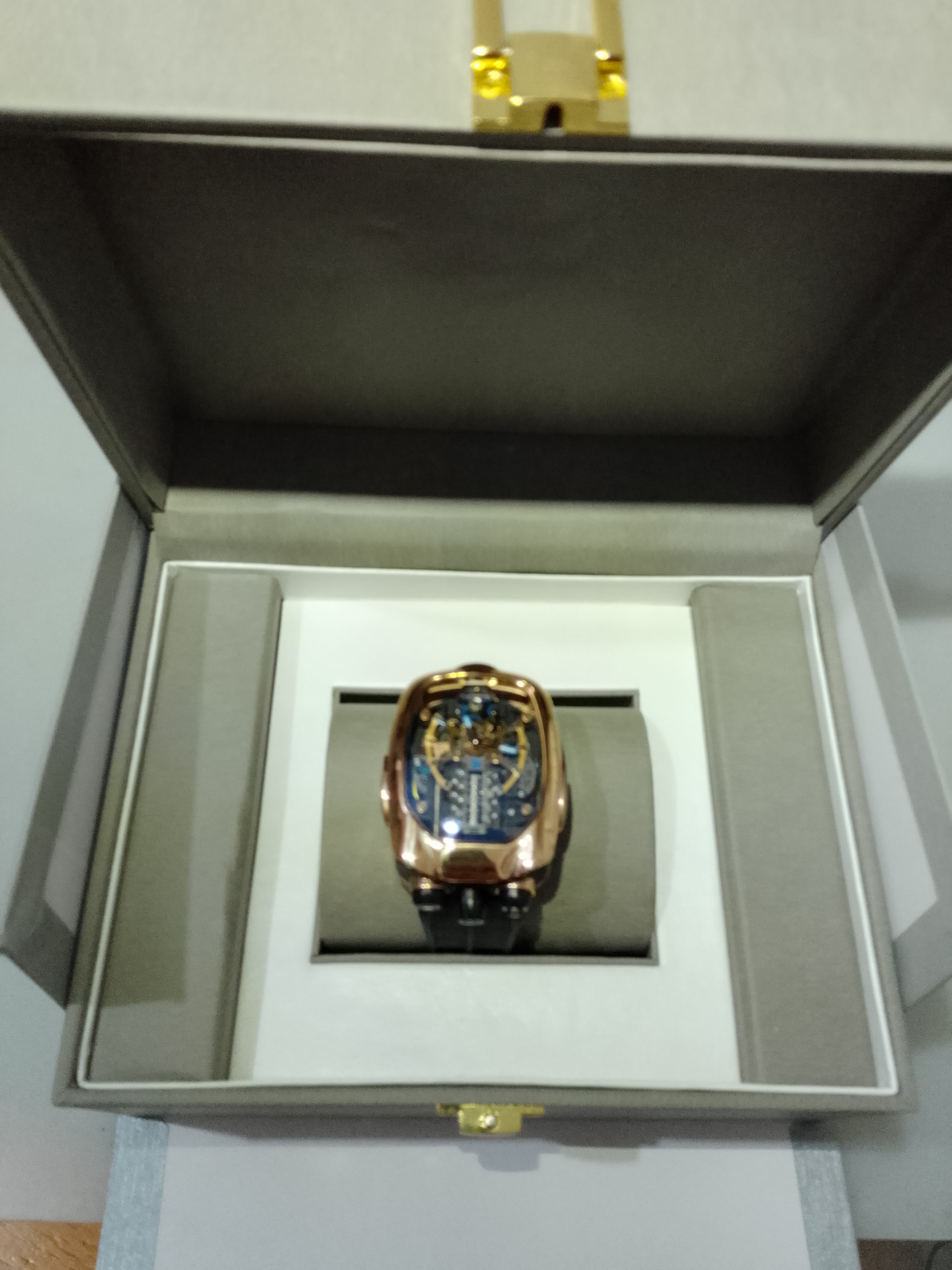 Reloj Bugatti Tourbillion  Foto 7290169-6.jpg