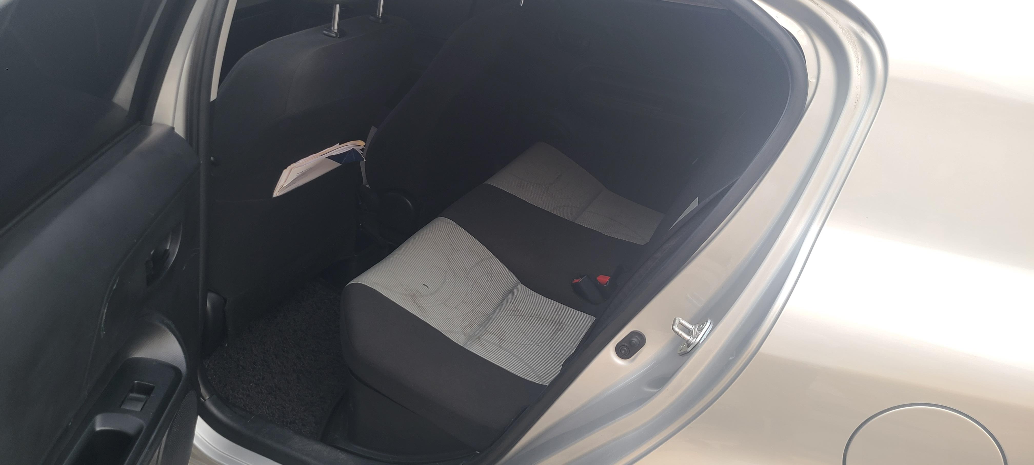 Toyota aqua prius c 2015 Foto 7290304-10.jpg