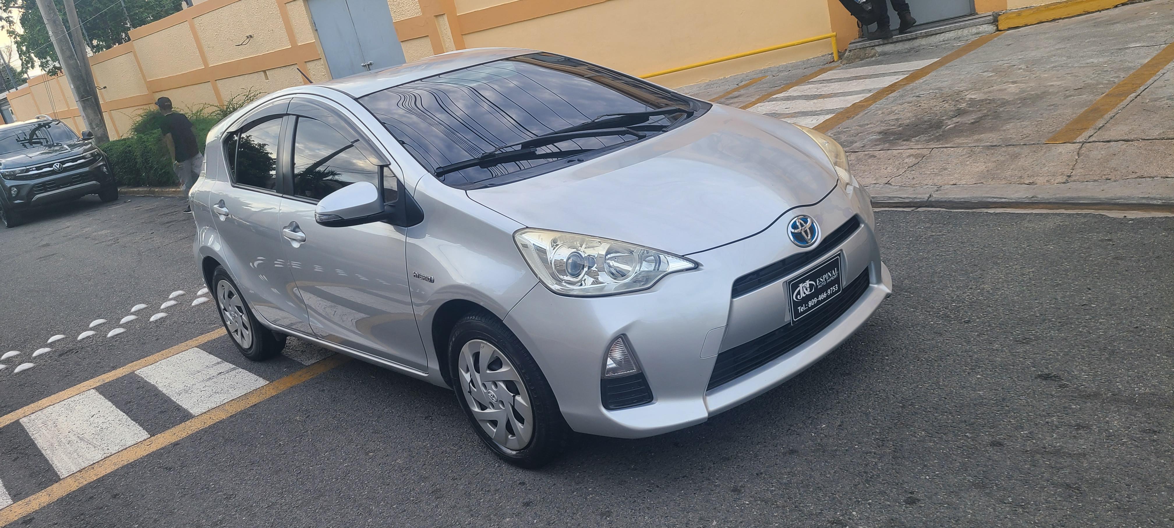Toyota aqua prius c 2015 Foto 7290304-14.jpg