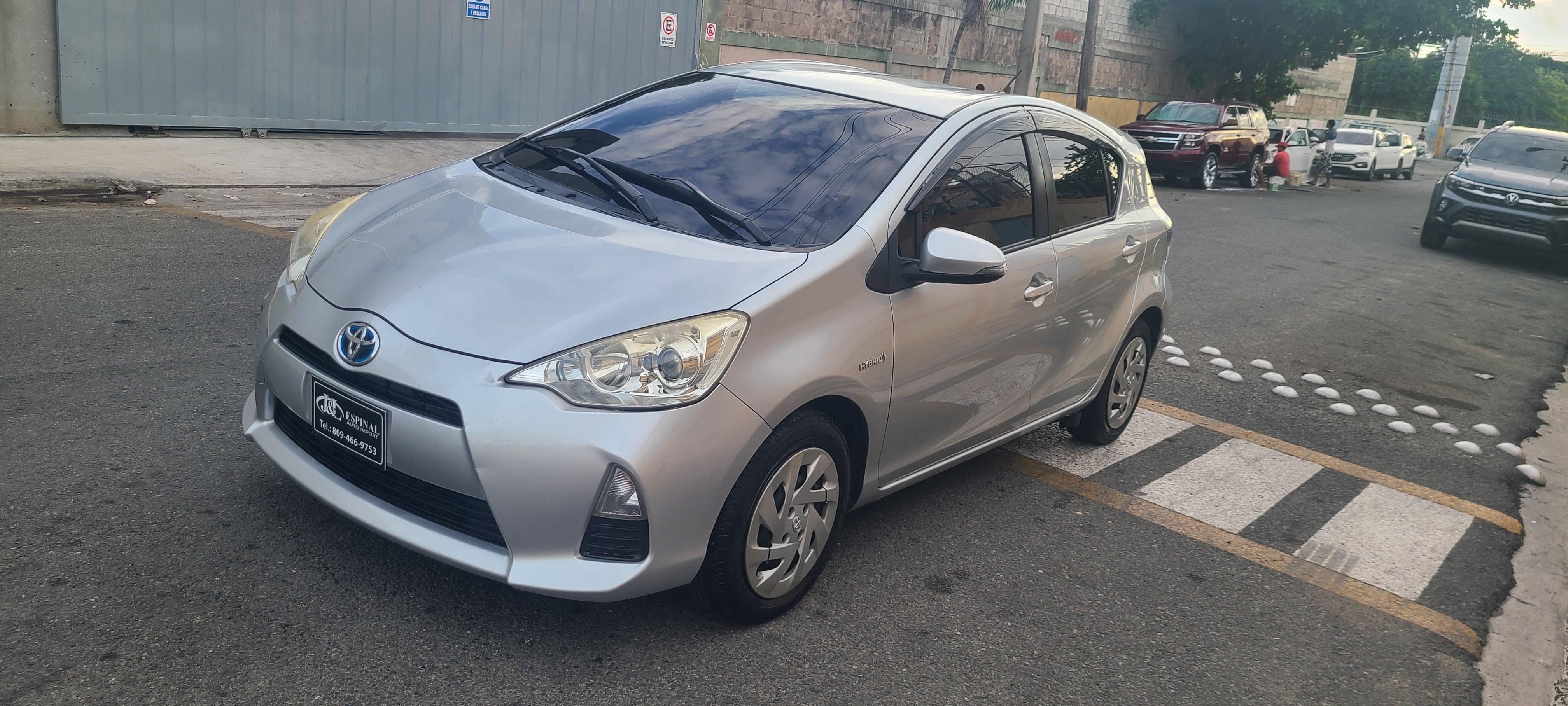 Toyota aqua prius c 2015 Foto 7290304-15.jpg