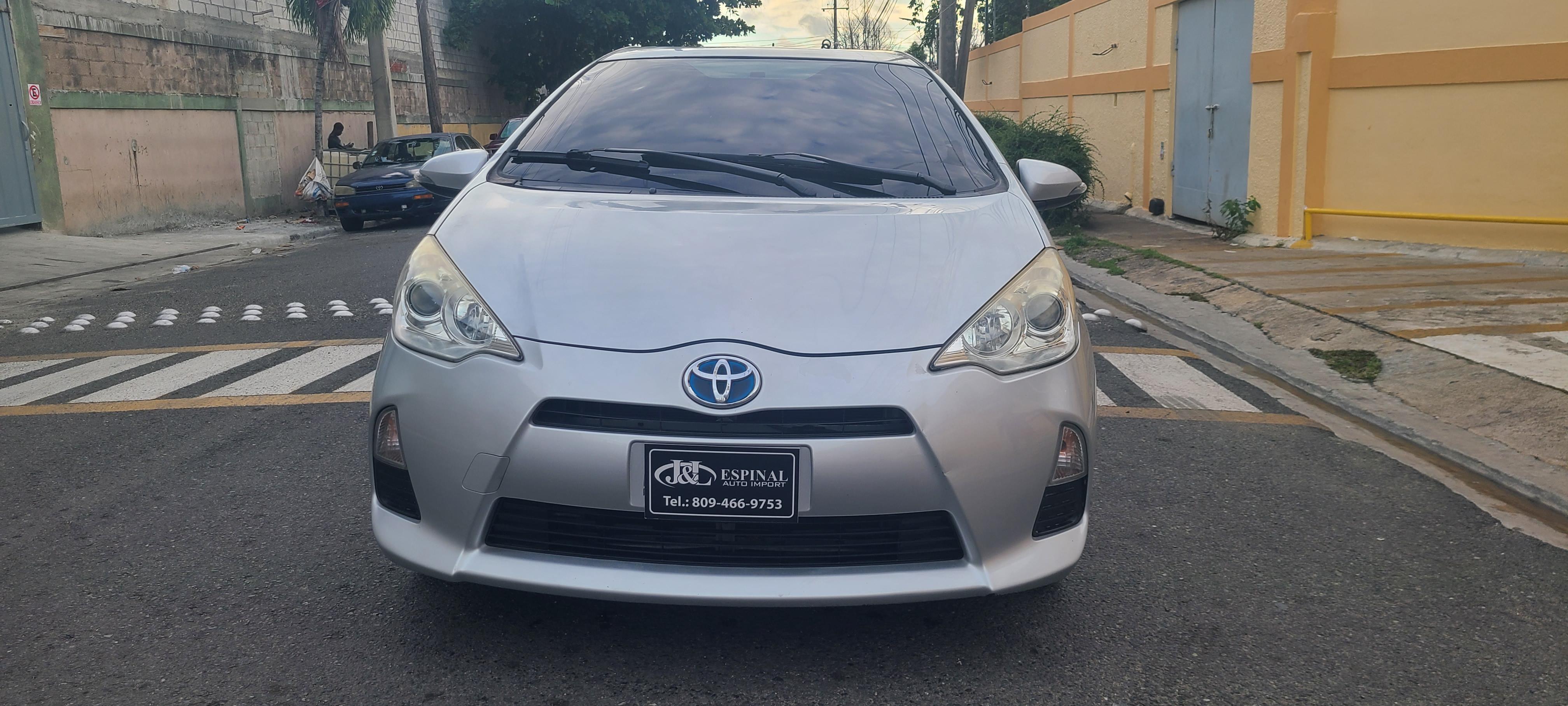 Toyota aqua prius c 2015 Foto 7290304-2.jpg