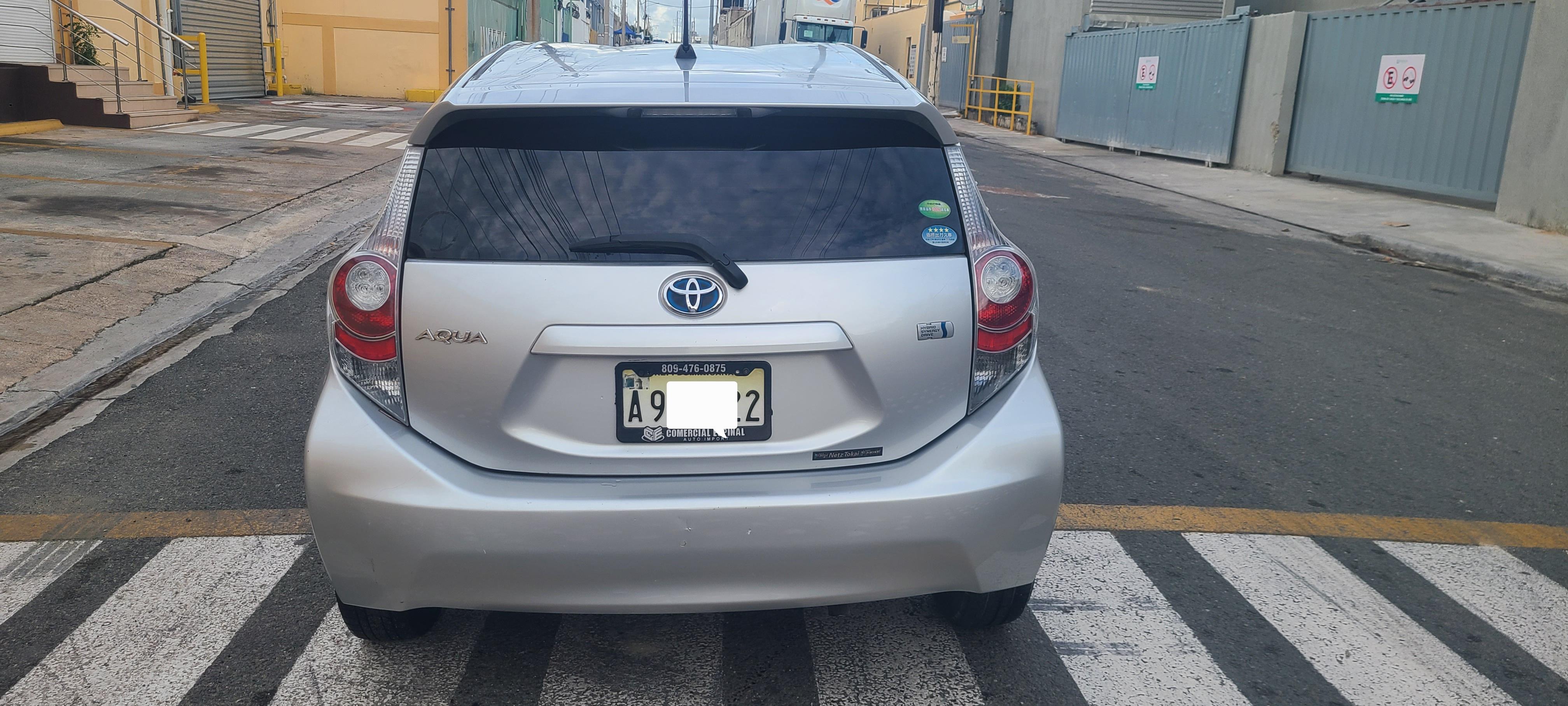 Toyota aqua prius c 2015 Foto 7290304-4.jpg