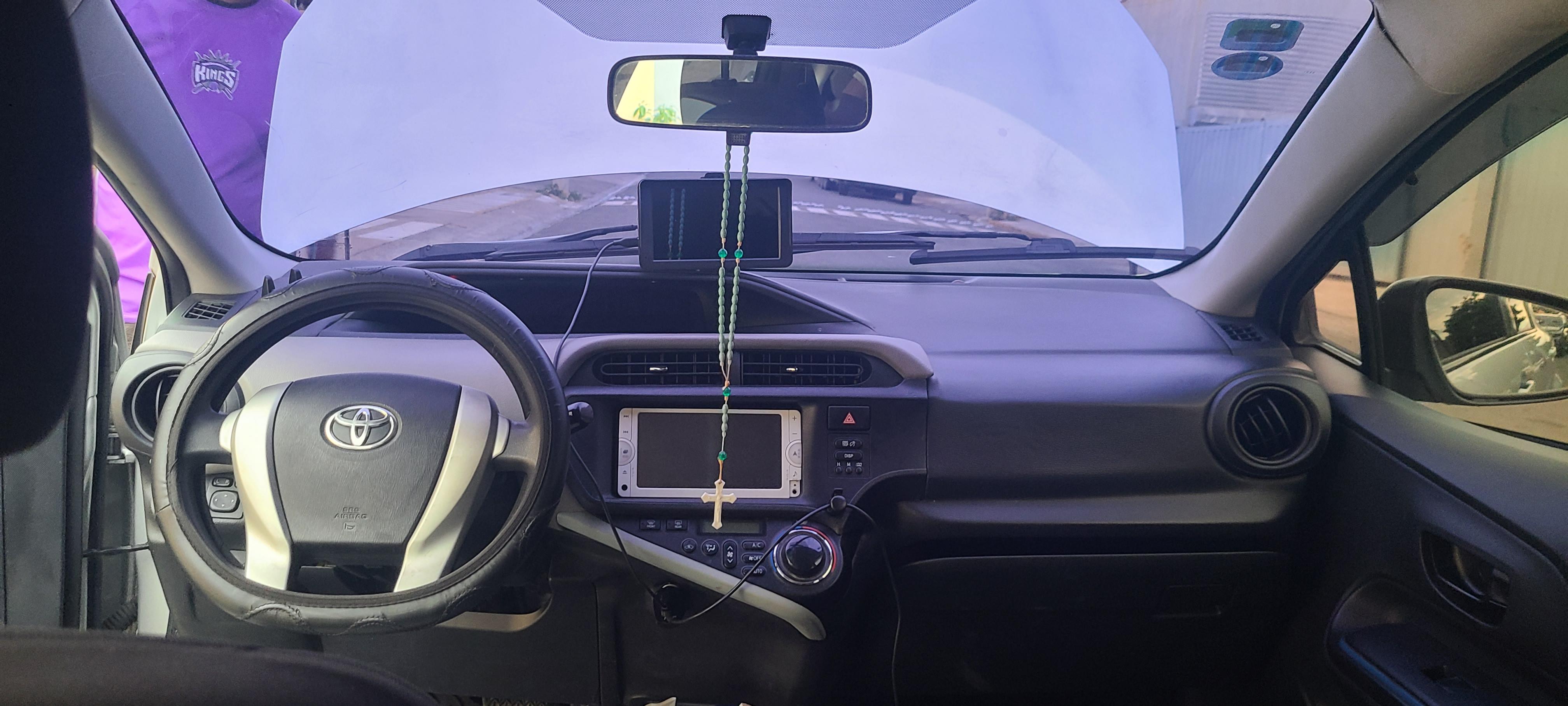 Toyota aqua prius c 2015 Foto 7290304-9.jpg