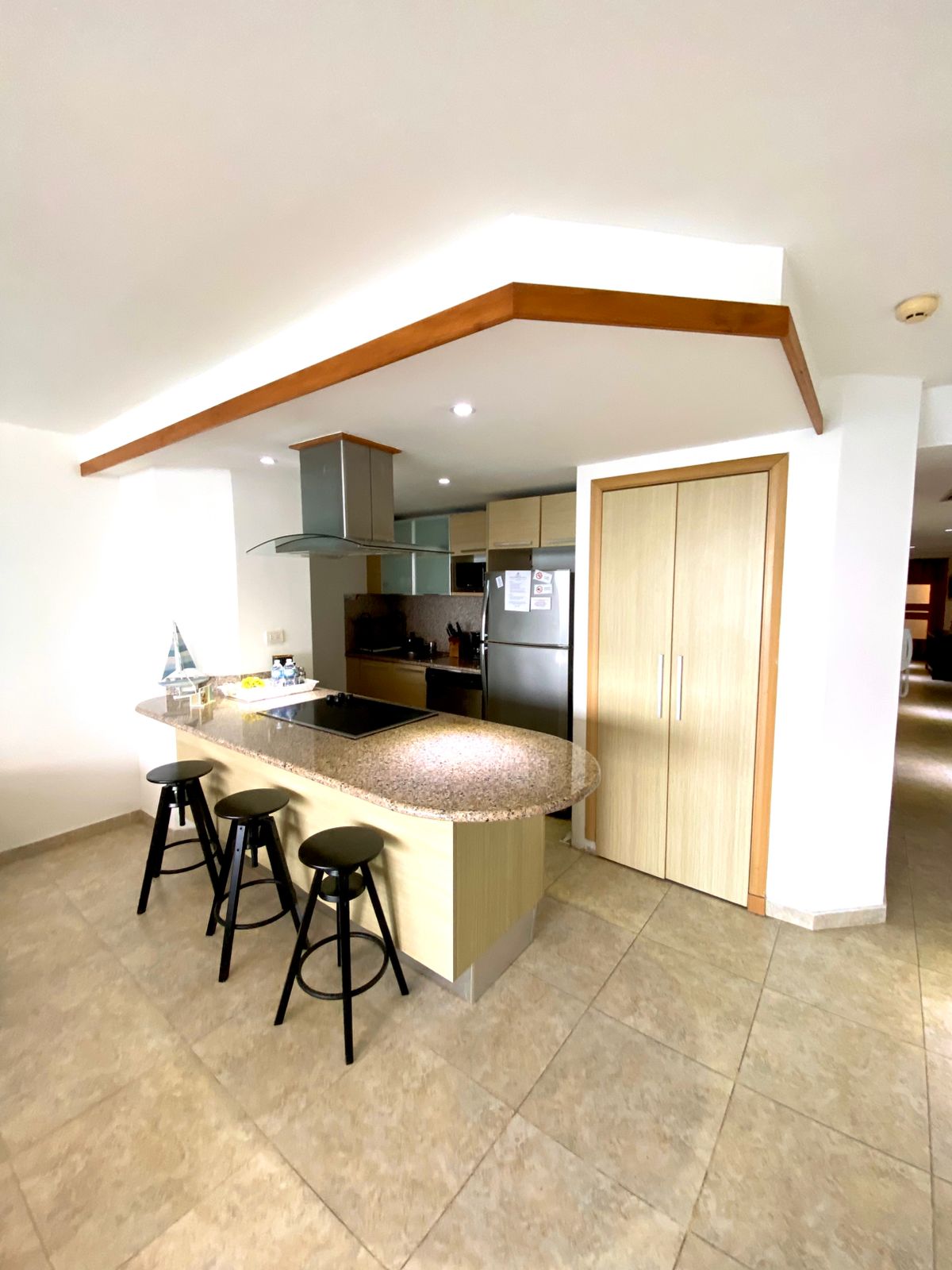 Vendo Hermoso apartamento en PRIMERA Línea de Playa Juan Dolió en MARB Foto 7290648-11.jpg